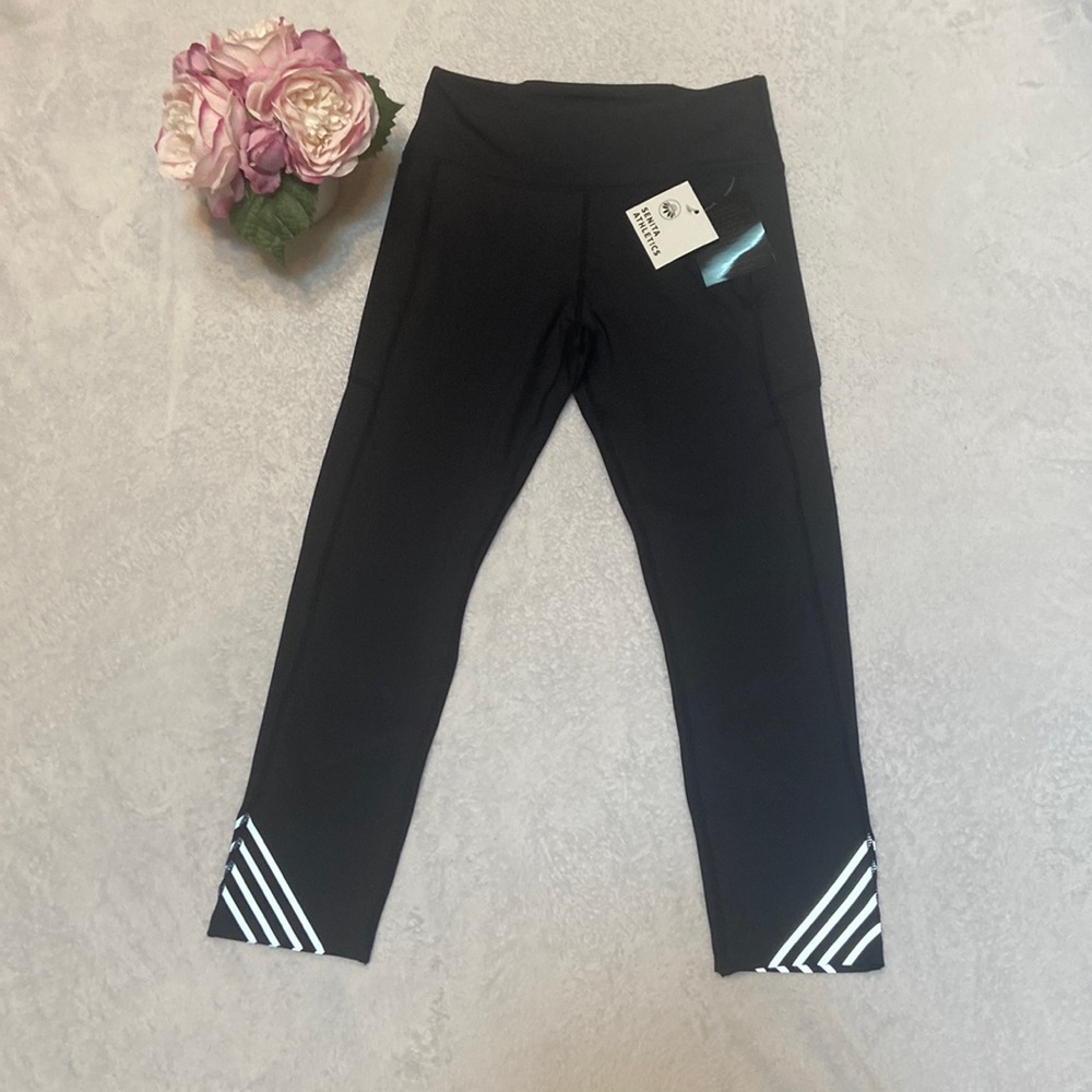 SENITA ATHLETICS Size S NWT Leggings